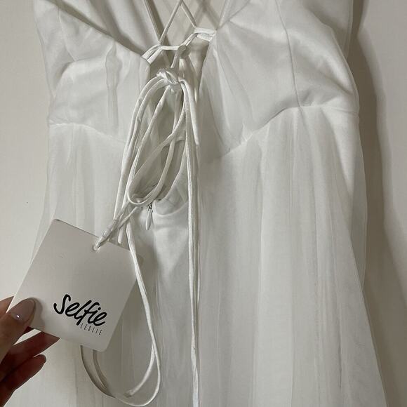 NEW! Selfie Leslie Floating By Plunging Neckline Mesh Overlay Midi Dress White L - Picture 12 of 13